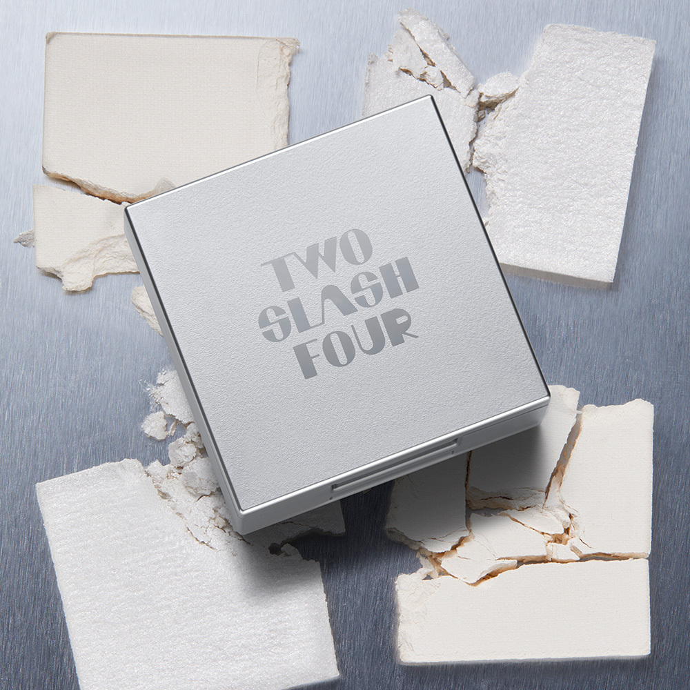 TWO SLASH FOUR Strobing Face Cube (3 Colors) | OLIVE YOUNG Global