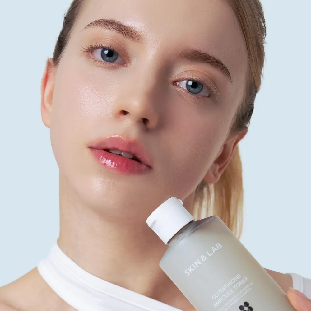 skin&lab glutathione ampoule toner 200ml The pure glutathione in concentrated ampoule toner formula is quickly and smoothly absorbed into skin for effective results SKIN&LAB Glutathione Ampoule Toner 200ml