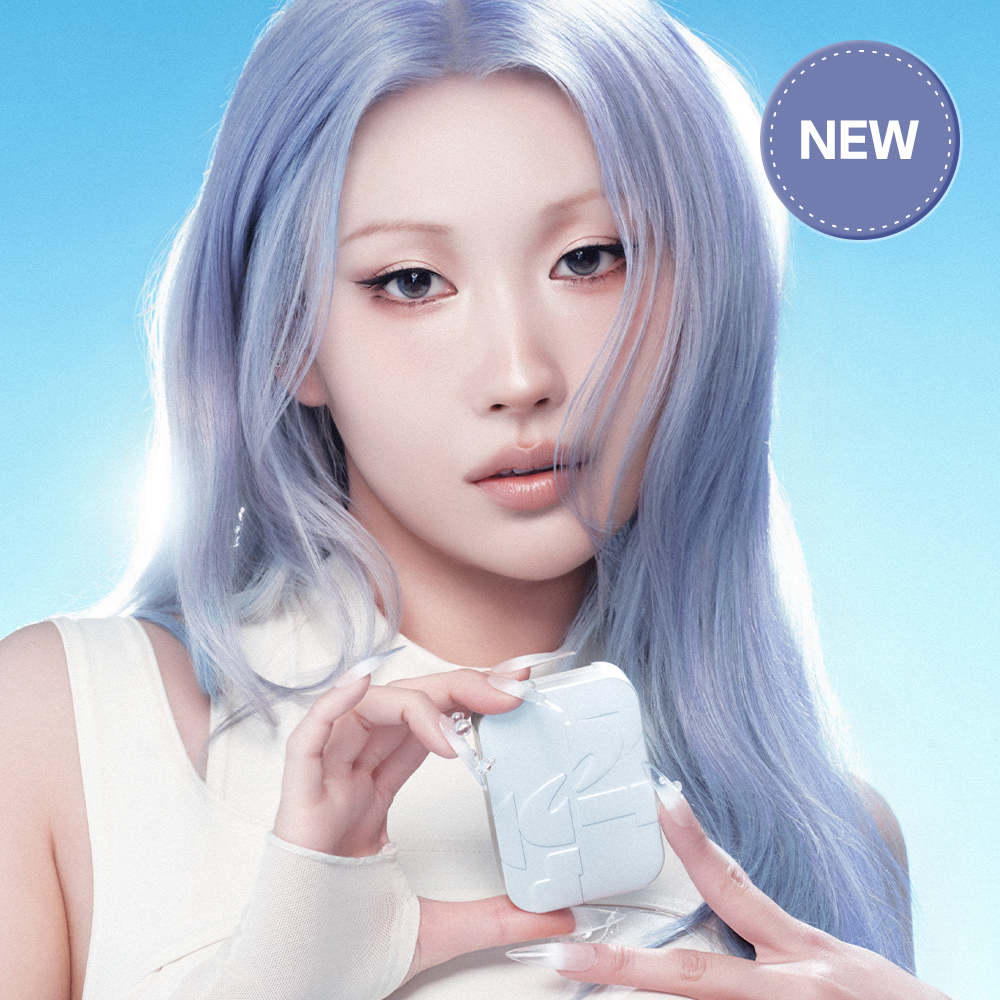TWOSLASHFOUR Flash Reflecting Skin Finisher 6.9g Pale Blue | OLIVE
