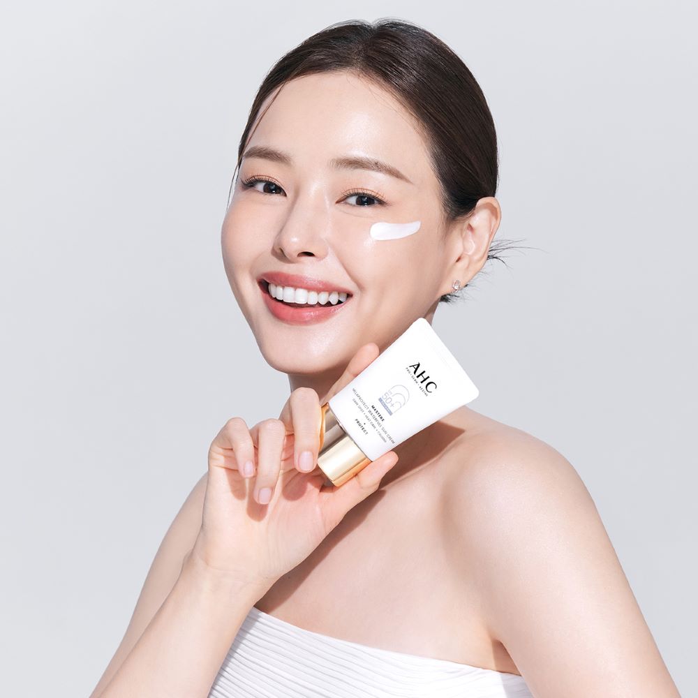 AHC マスターズメラプロテクトウォーターフル日焼け止め 40ml | OLIVE