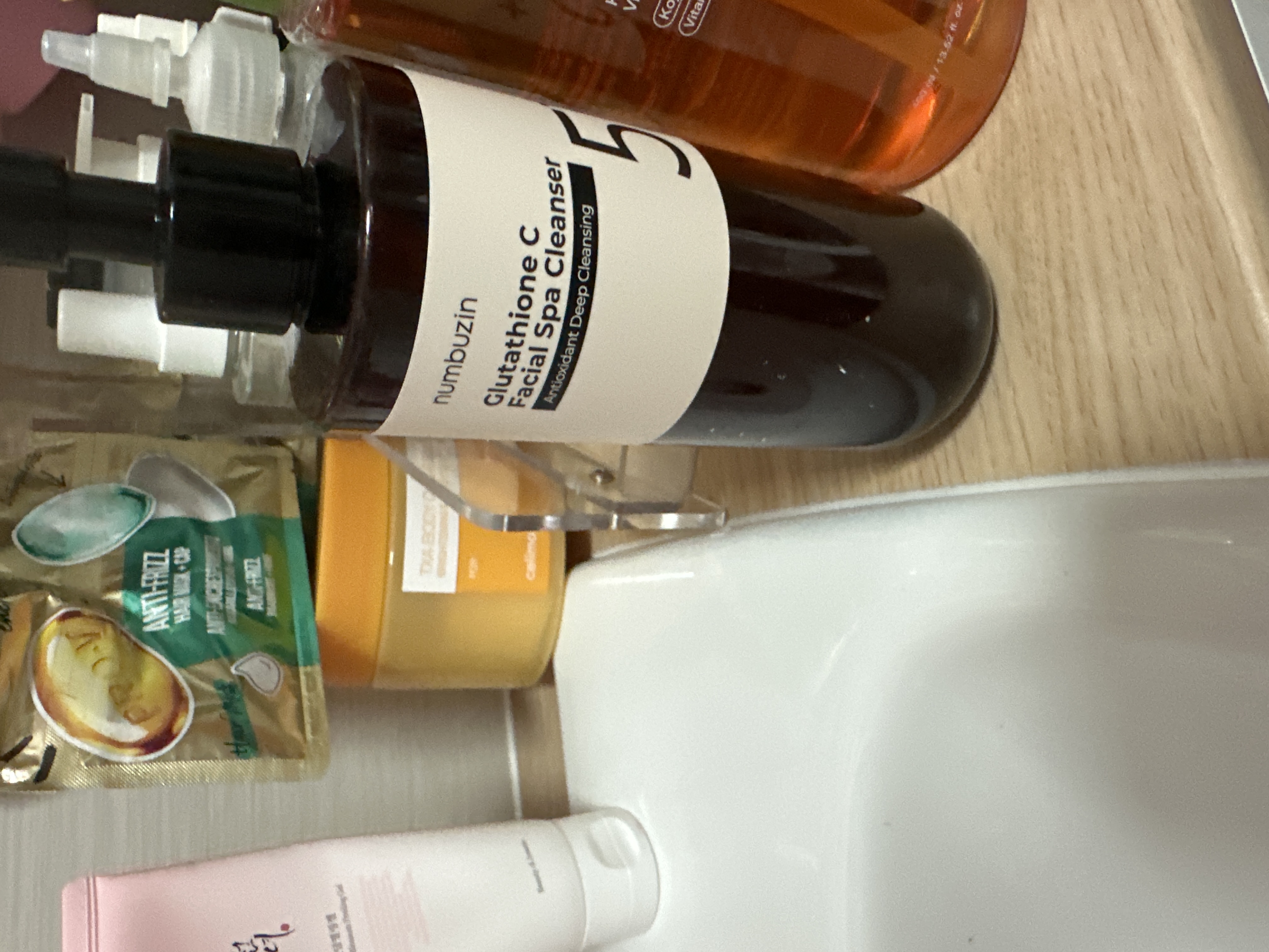 numbuzin no 5 glutathione c facial spa cleanser No.5+ Vitamin 200ml and sunflower) and glutathione numbuzin No.5 Glutathione Vitamin Facial