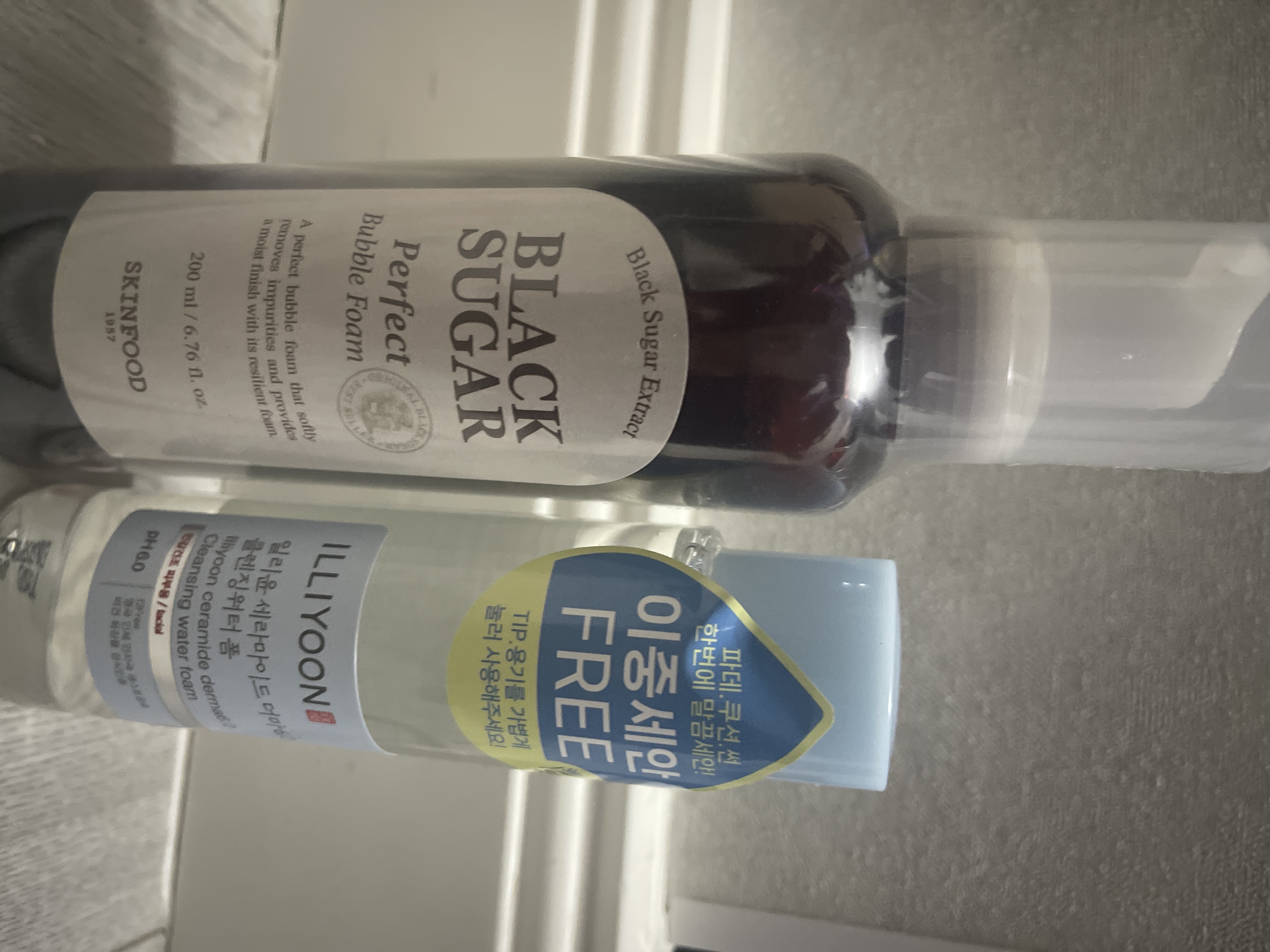 SKINFOOD ブラックシュガーパーフェクトバブルフォーム 200ml | OLIVE