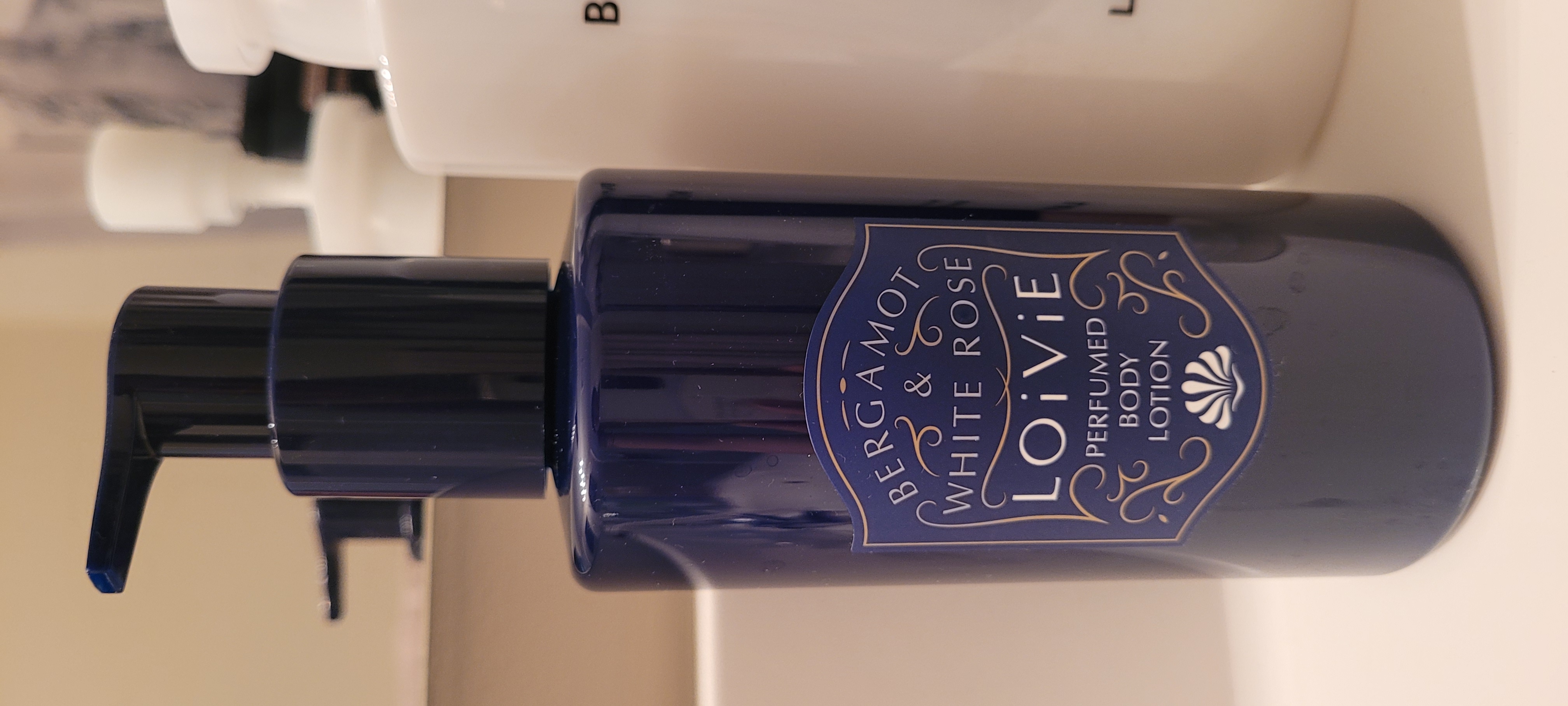 LOIVIE ロイヴィ ベルガモット＆ホワイトローズ EDP 50ML LOiViE Bergamot & White Rose Perfumed Body Lotion | OLIVE