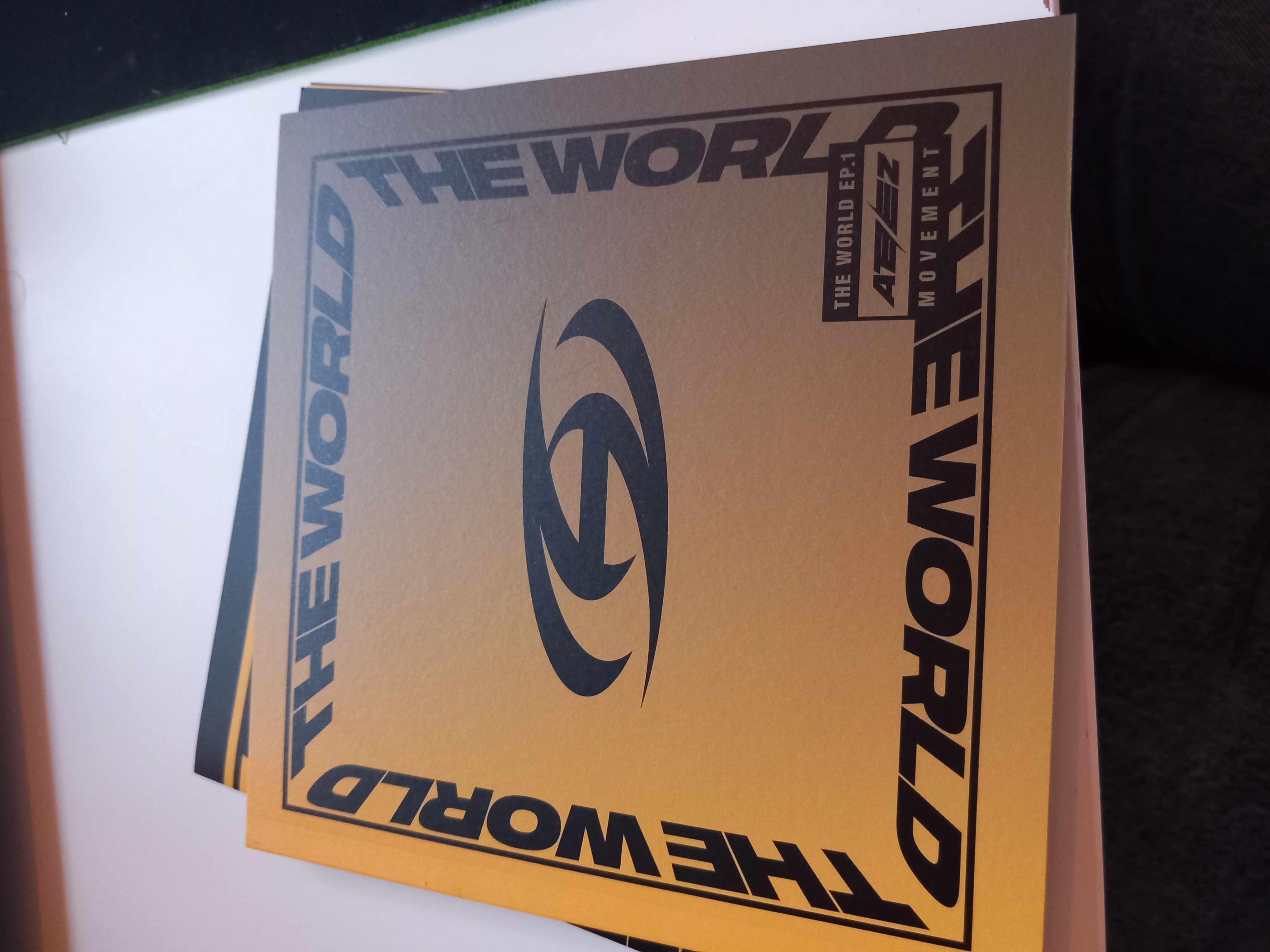 無作為] ATEEZ - THE WORLD EP.1 : MOVEMENT | OLIVE YOUNG Global