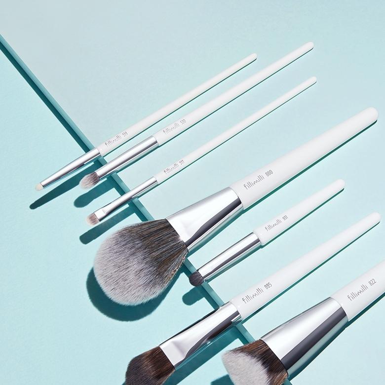 【グリーンリリアルプ】　【ブラックリリー】【スノーホワイトプラチナシルバー】 Fillimilli オートリップブラシ930 N | OLIVE YOUNG Global