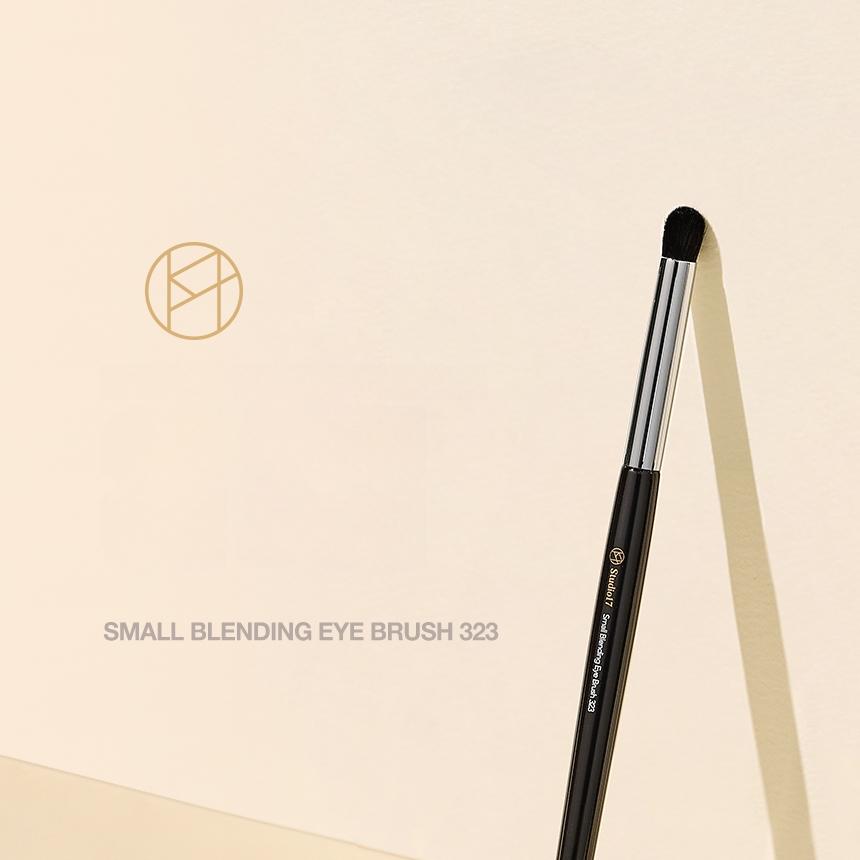 STUDIO17 Small Blending Eye Brush 323 | OLIVE YOUNG Global